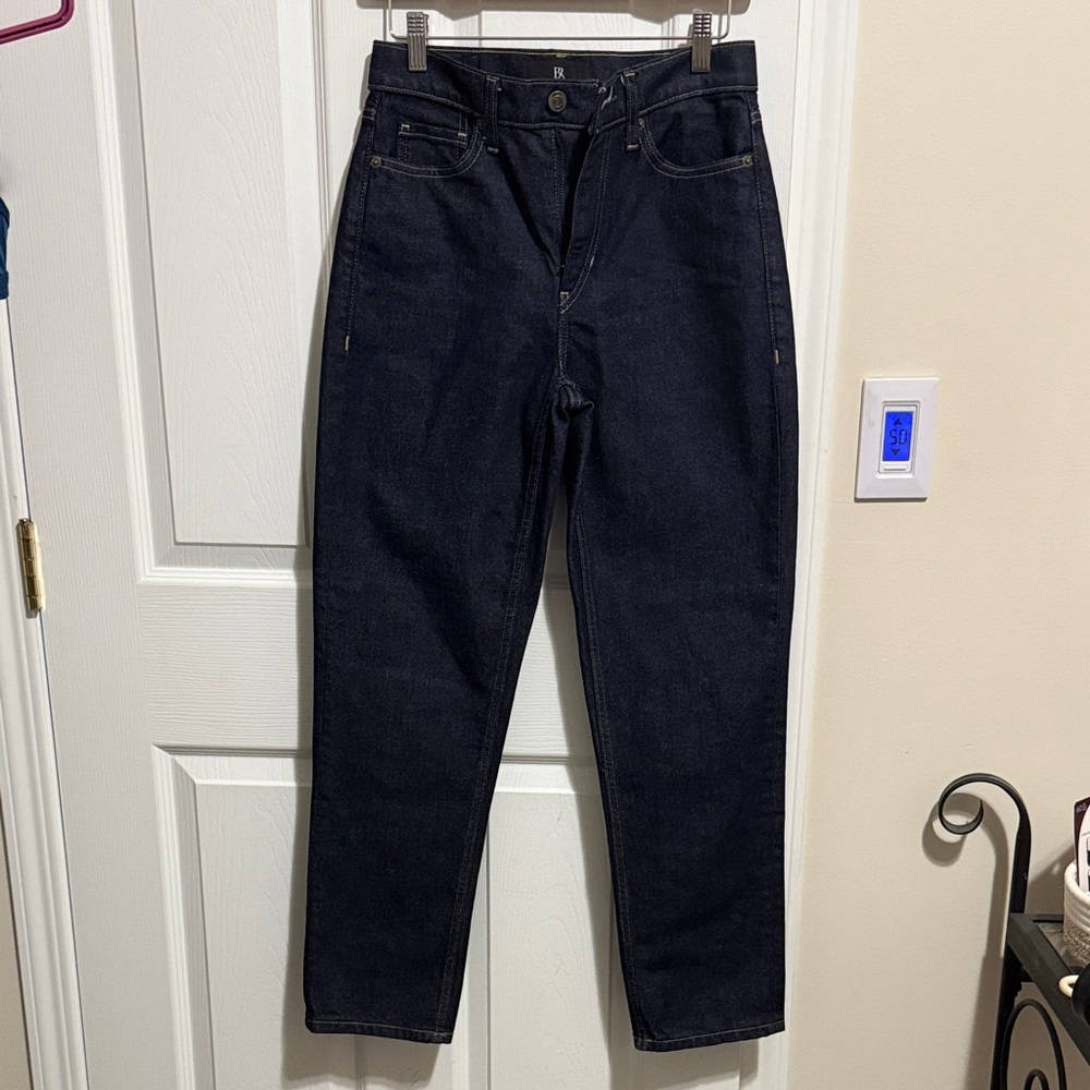 17. BR | STRAIGHT DARK RINSE JEANS